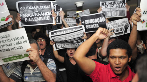 Redução da maioridade penal é aprovada na CCJ da Câmara