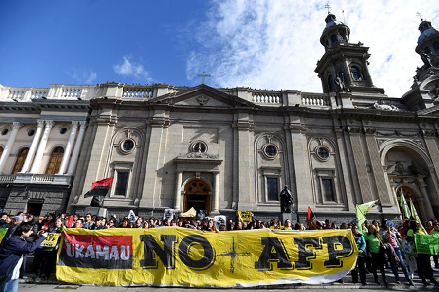 Chile exige o fim da previdência privatizada e do "assalto às pensões"