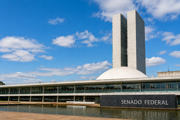 A PEC 12/2026 como cavalo de Troia da precarização: a falsa modernização contra o fim da escala 6x1 e a redução da jornada