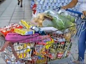 Cesta básica sobe em 14 de 18 capitais, diz Dieese