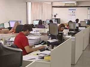 Salários baixos e falta de vagas reduzem trocas de emprego