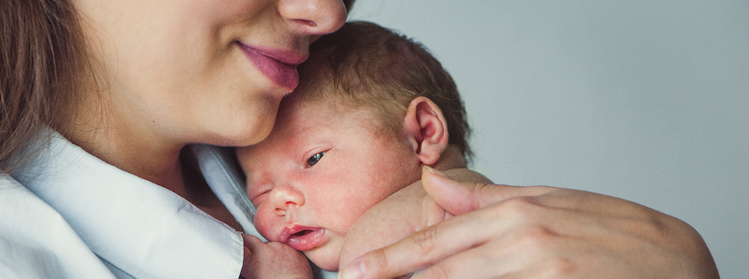 Lei deve garantir licença-maternidade estendida a mães de prematuros