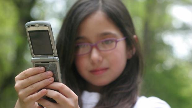 Psicológa defende que menores de 10 anos não tenham celular