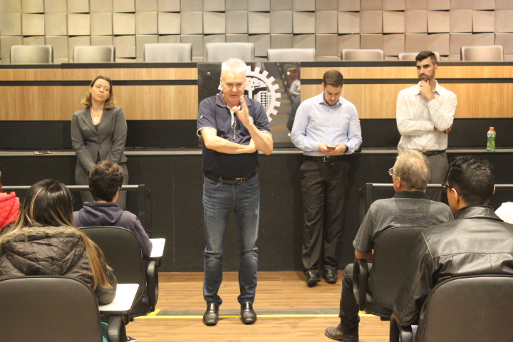 ASSEMBLEIA COM TRABALHADORES DA EMPRESA SIMBAL