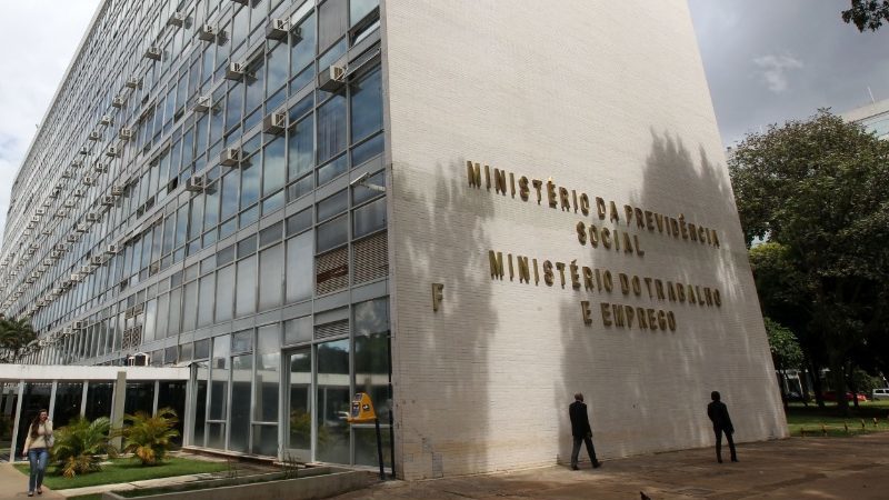 Ministério do Trabalho será incorporado a outra pasta, diz Bolsonaro