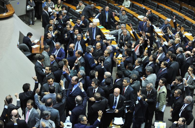 17 paranaenses ajudaram a aprovar lei da terceirização