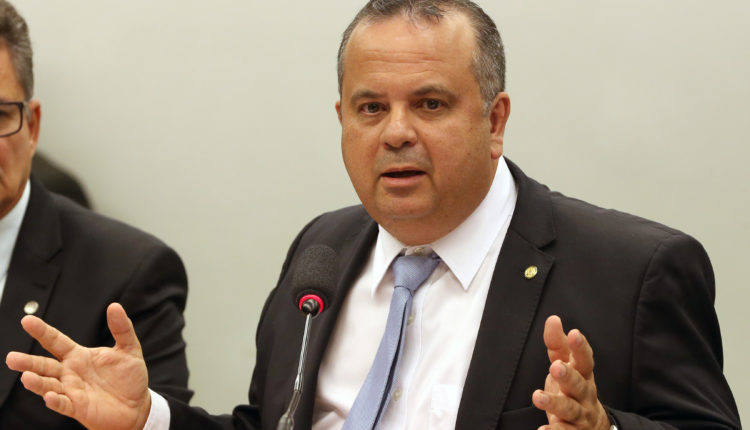 Paulo Guedes põe relator da nova lei trabalhista para tocar reforma da Previdência