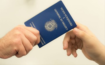 Após dois anos da PEC das domésticas, patrões continuam descumprindo obrigações