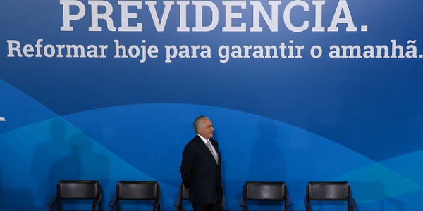 Governo corta auxílios e aposentadorias por invalidez