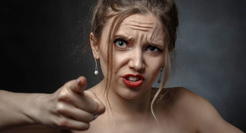 Pessoas que só reclamam podem sugar toda a sua energia. 