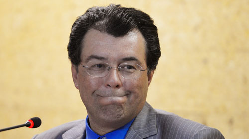 Ministro admite racionamento de energia no Brasil