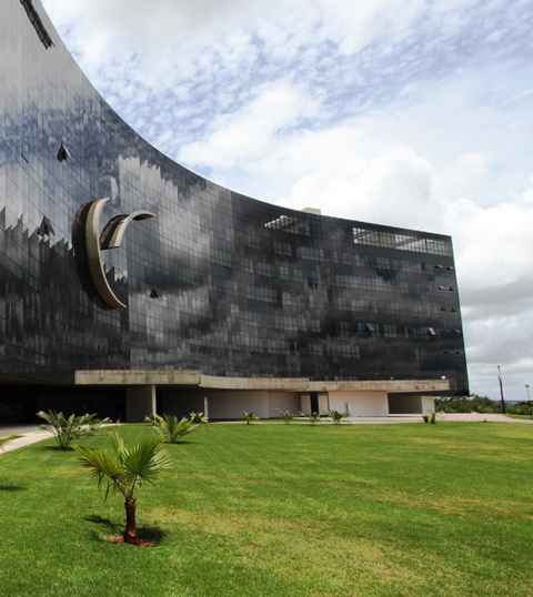 Itaú indenizará gerente que ficou sem função após hospitalização prolongada