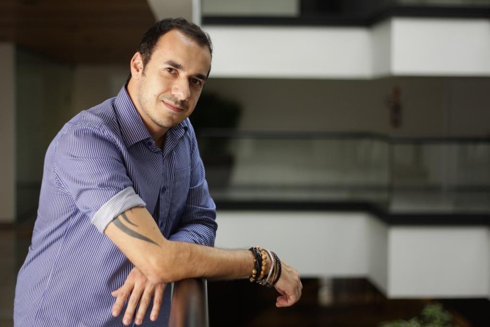 Pele marcada causa impacto no trabalho
