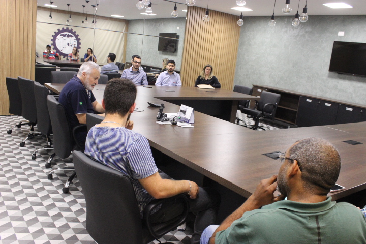 ASSEMBLEIA COM TRABALHADORES DA EMPRESA SIMBAL